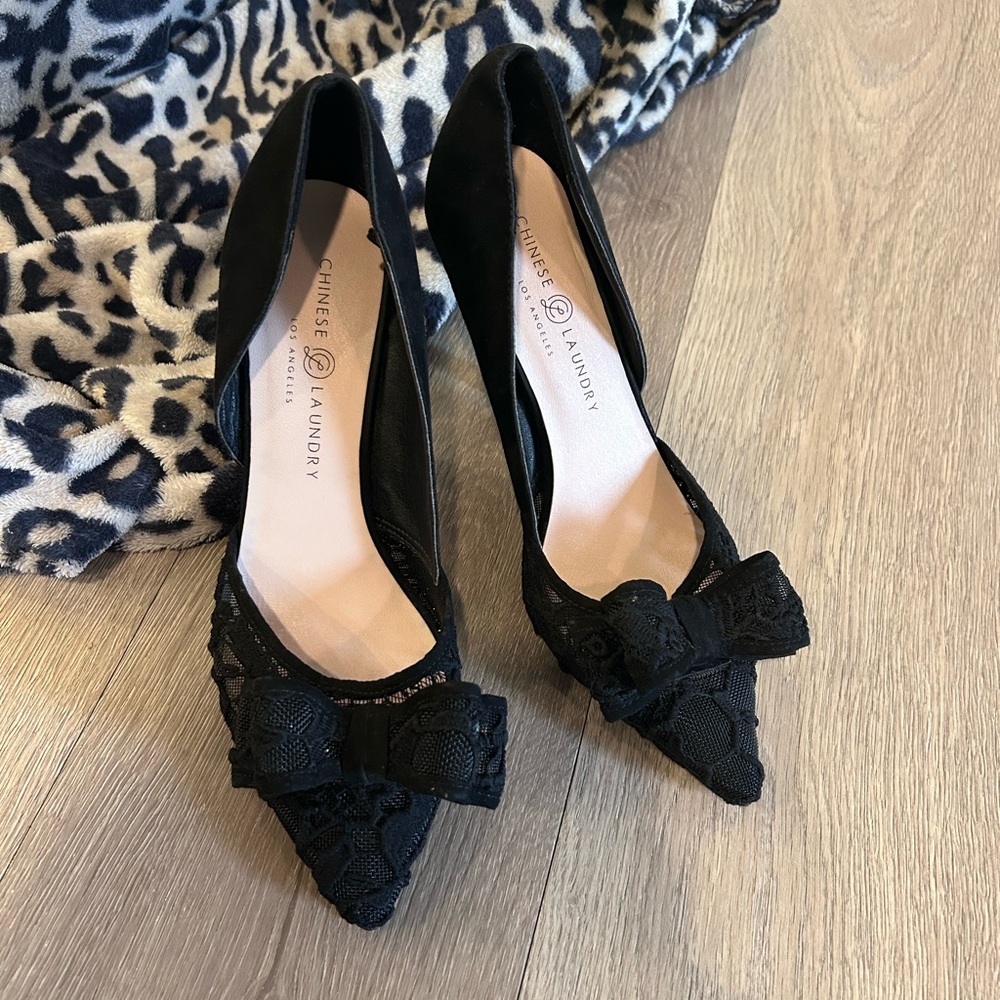 Black Lace High Heels with Bow – Size 10